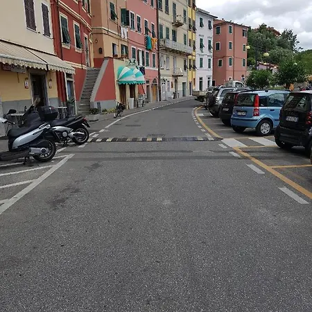 Alojamento de Acomodação e Pequeno-almoço Carugio Del Fezzano (Liguria)