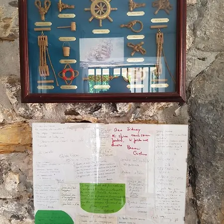 Carugio Del Fezzano (Liguria)